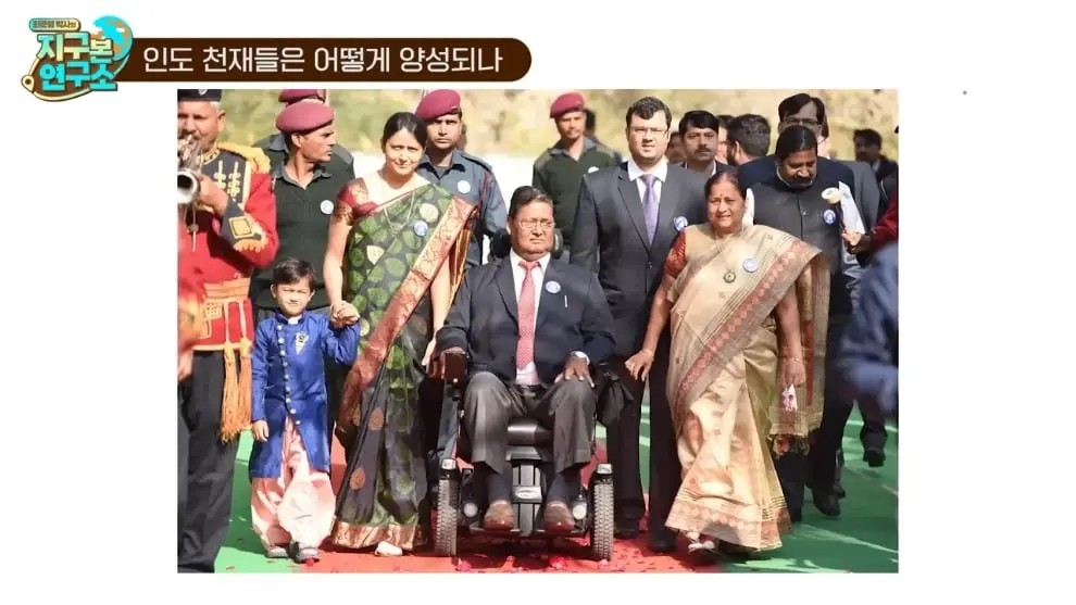 최준영 박사의 지구본 연구소 - 세 얼간이는 거짓말 최근 인도 천재들이 직면한 잔인한 현실 f.인도환타 .jpeg