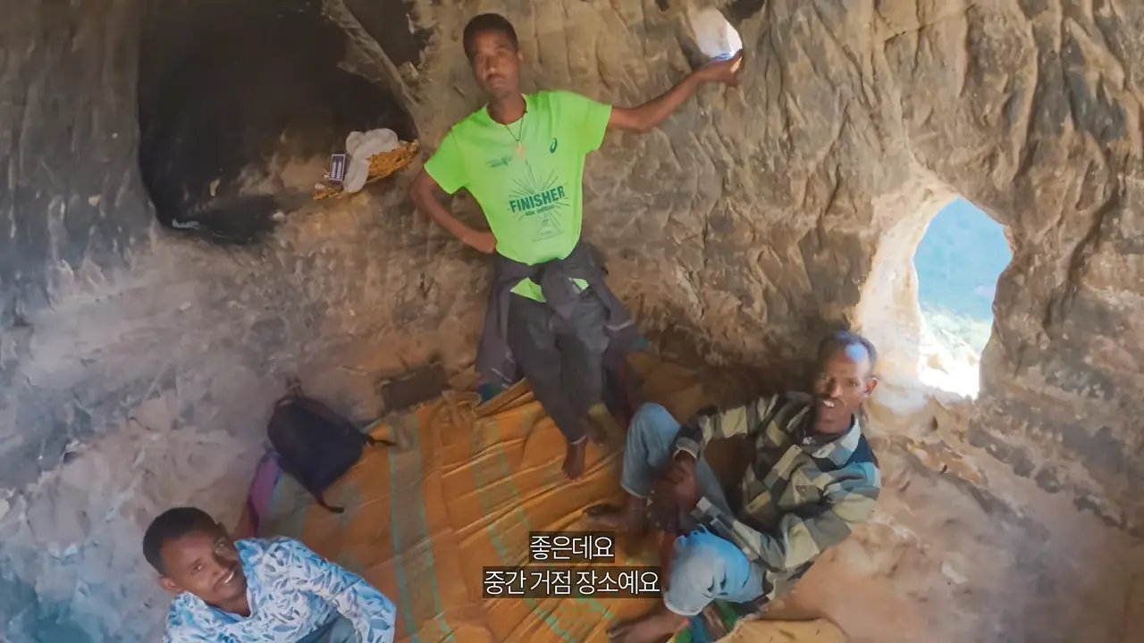 절벽 끝에 만든 세계에서 가장 위험한 교회 가보기【아프리카7】 12-29 screenshot.png