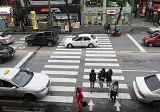 차가 횡단보도위에서 떡하니 멈추는 이유.jpg