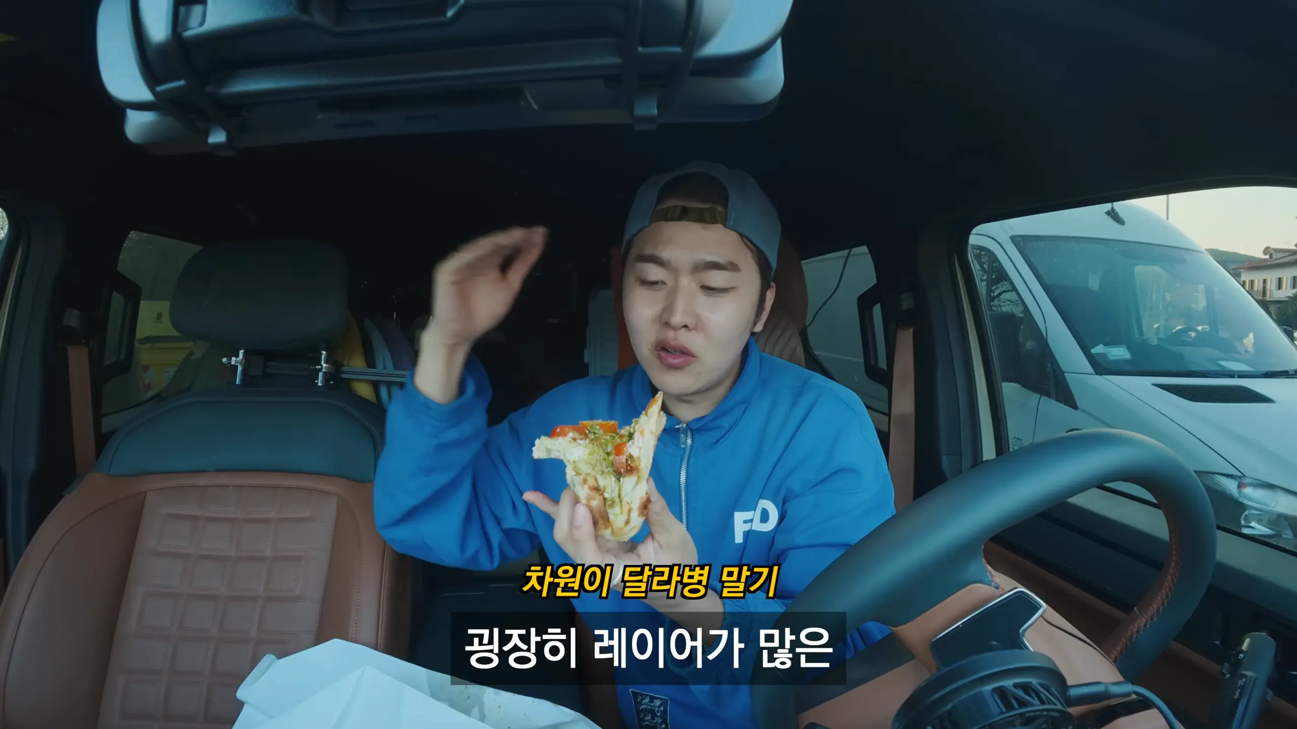 q_u3uvmNCKA 00-25-39 이탈리아 한 가운데서 멈춰버린 캠핑카, 하. - 캠핑카 세계여행 (3).png
