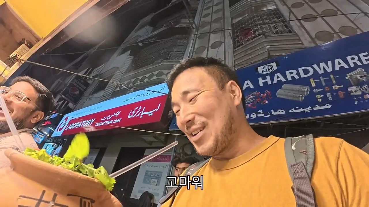 지옥행 열차 그 자체 식중독 환자의 파키스탄 38시간 침대칸 기차 횡단 🇵🇰.mp4_20260511_113101.457.jpg