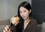 카즈하) 여친이랑 맘스터치간 짤