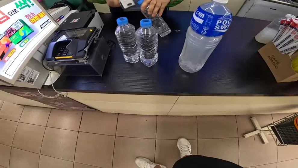 Blake Burnette - I Almost Died Hiking Alone in Seoul. [5rupp1T2iQE - 990x557 - 1m26s].jpeg