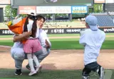한화 류현진 200승 달성 축하 사진