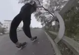 산책길 액션캠 잘못 설정한 외국인 대참사.gif