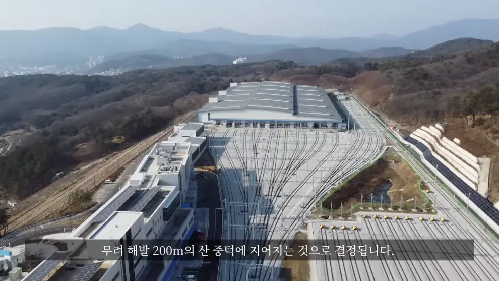Hagoon 하군 - 어쩌다보니 산꼭대기에 지하철을 짓게 된 이유ㄷㄷ 서울지하철 4호선 새 차량기지 근황 [29Lb4cPo5Oo - .jpeg.png