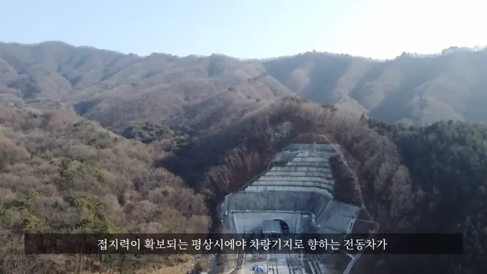 Hagoon 하군 - 어쩌다보니 산꼭대기에 지하철을 짓게 된 이유ㄷㄷ 서울지하철 4호선 새 차량기지 근황 [29Lb4cPo5Oo - .jpeg.png