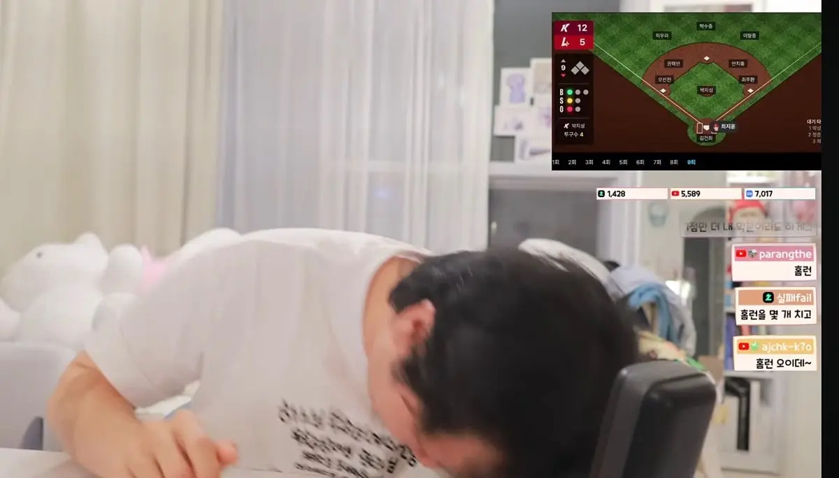 MfmofX.jpg