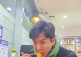 컵라면은 편의점에서 먹어야 한다 -정승제-