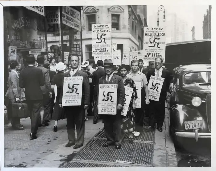 image.png 나치 독일의 1933년 유대인 불매운동