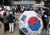오늘 송파 개표소 앞 시위대 사진