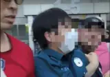 경찰복 입고 도망가는걸 시밀들이 잡았다는 글의 영상 원글자 입니다..진짜 경찰이더라구요