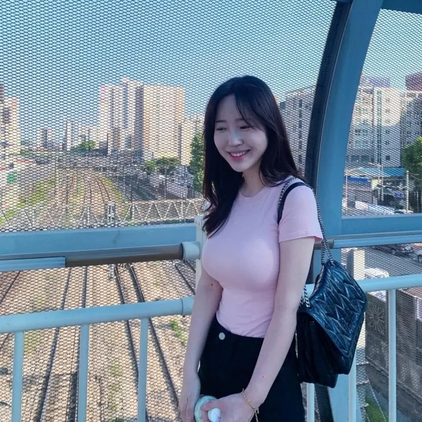 IMG_9217.jpeg ㅇㅎ) 비키니 공개한 F컵 유튜버