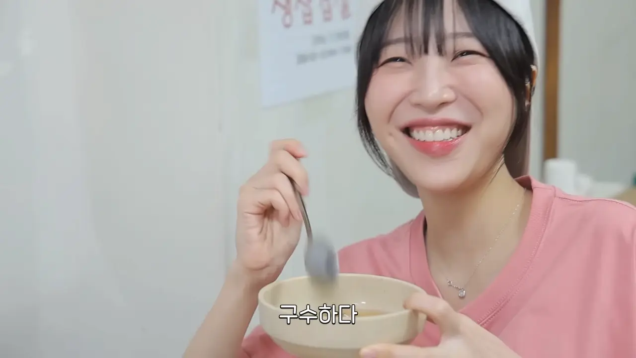 이거 먹으려고 새벽 4시에 일어났습니다🥺 매일 새벽 2시에 나오는 사장님의 청량리 백반 먹방 16-34 screenshot.png 새벽 6시에 백반집에서 먹방하는 쯔양 근황 ㄷㄷㄷ