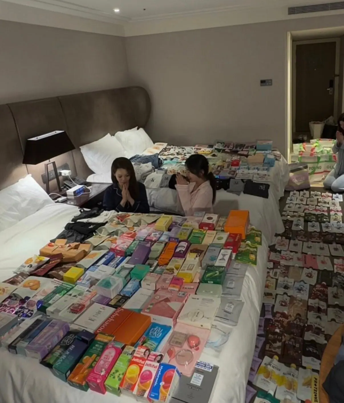 HKf4UfqbEAAFQ21.jpg.jpg
