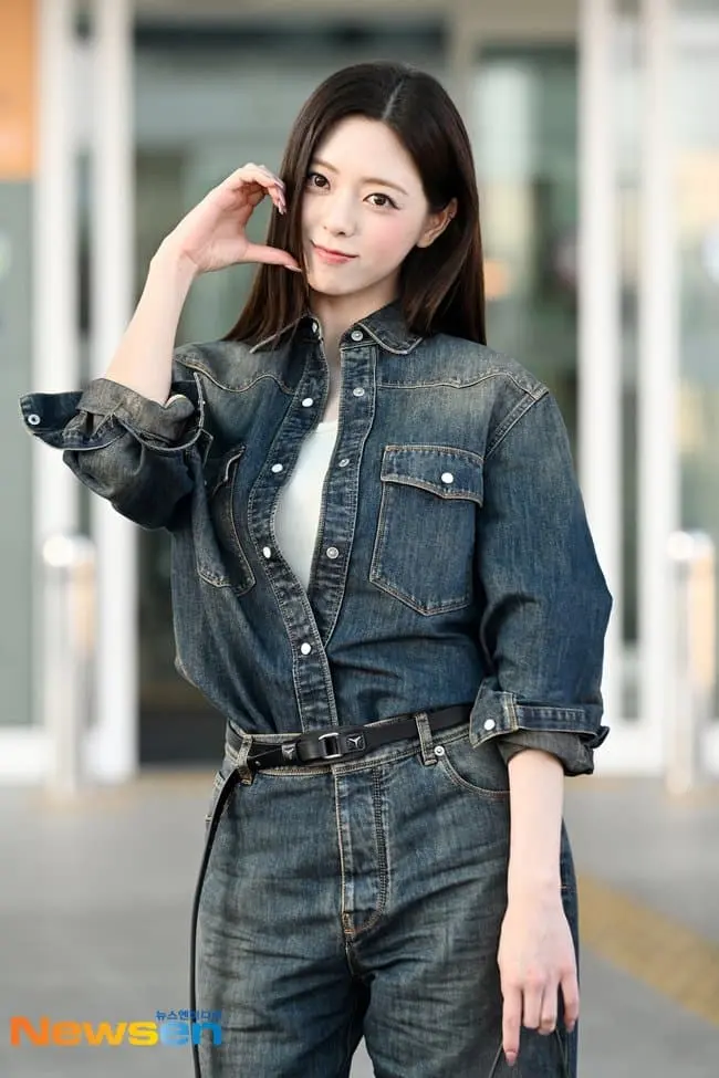 오늘자 출국하는 ITZY 유나