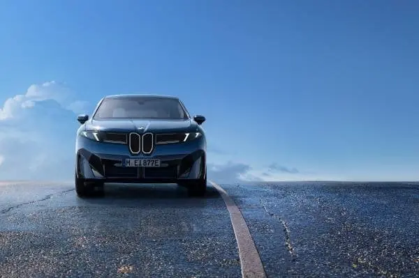 디자인 많이 조진거같은 BMW 전기차 jpg