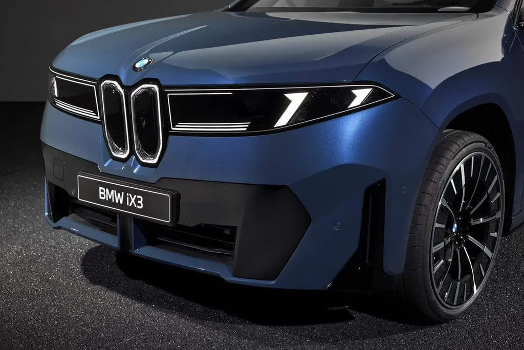 디자인 많이 조진거같은 BMW 전기차 jpg