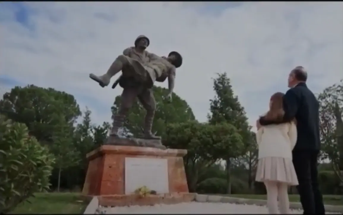 image.png 적군을 살리고 전쟁영웅이 된 병사