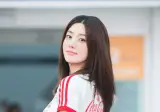 호불호 갈리는 권은비 출국룩을 따라한 누나