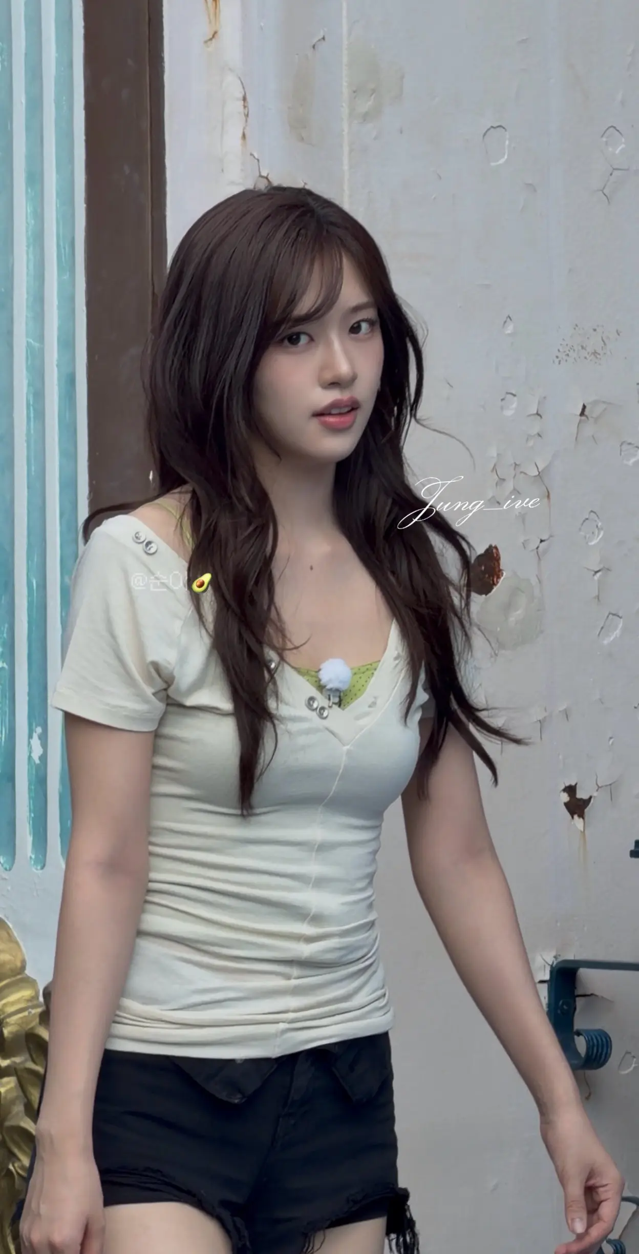 HMH7AO1a8AAAHZh.jpg