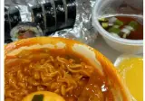 동네 분식점에서 라볶이 시켰는데 쪽지 들어있었음.jpg