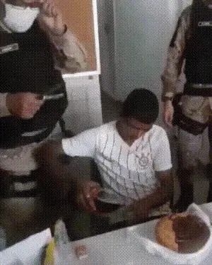 19f314b5bf556ed75.gif