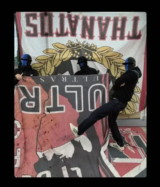 incheon-hooligans-put-up-these-qr-codes-at-sangam-stadium-v0-korfkd988gbh1.webp