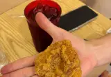 KFC VS 파파이스 치킨패티 비교 (사진있음)