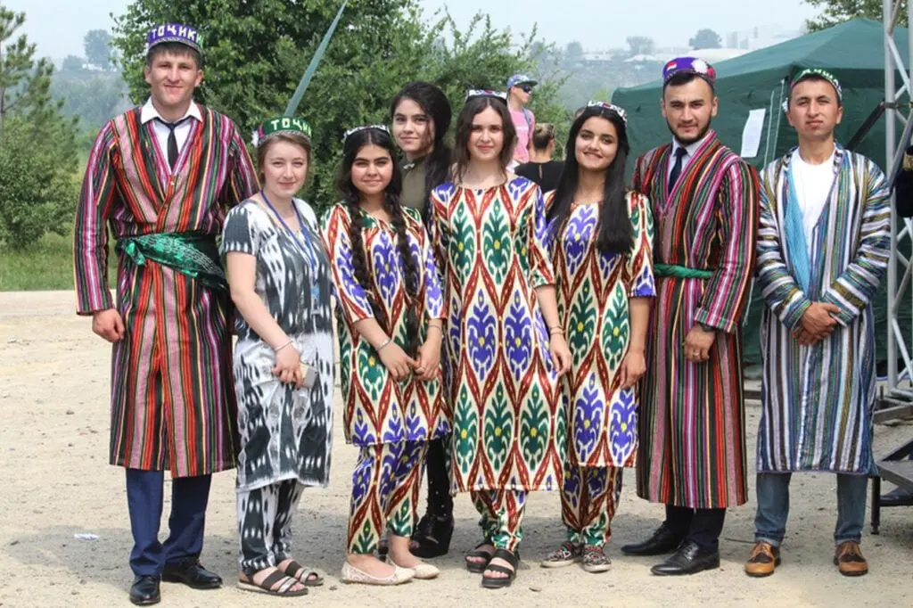 Tajik-clothing-1024x682.jpg
