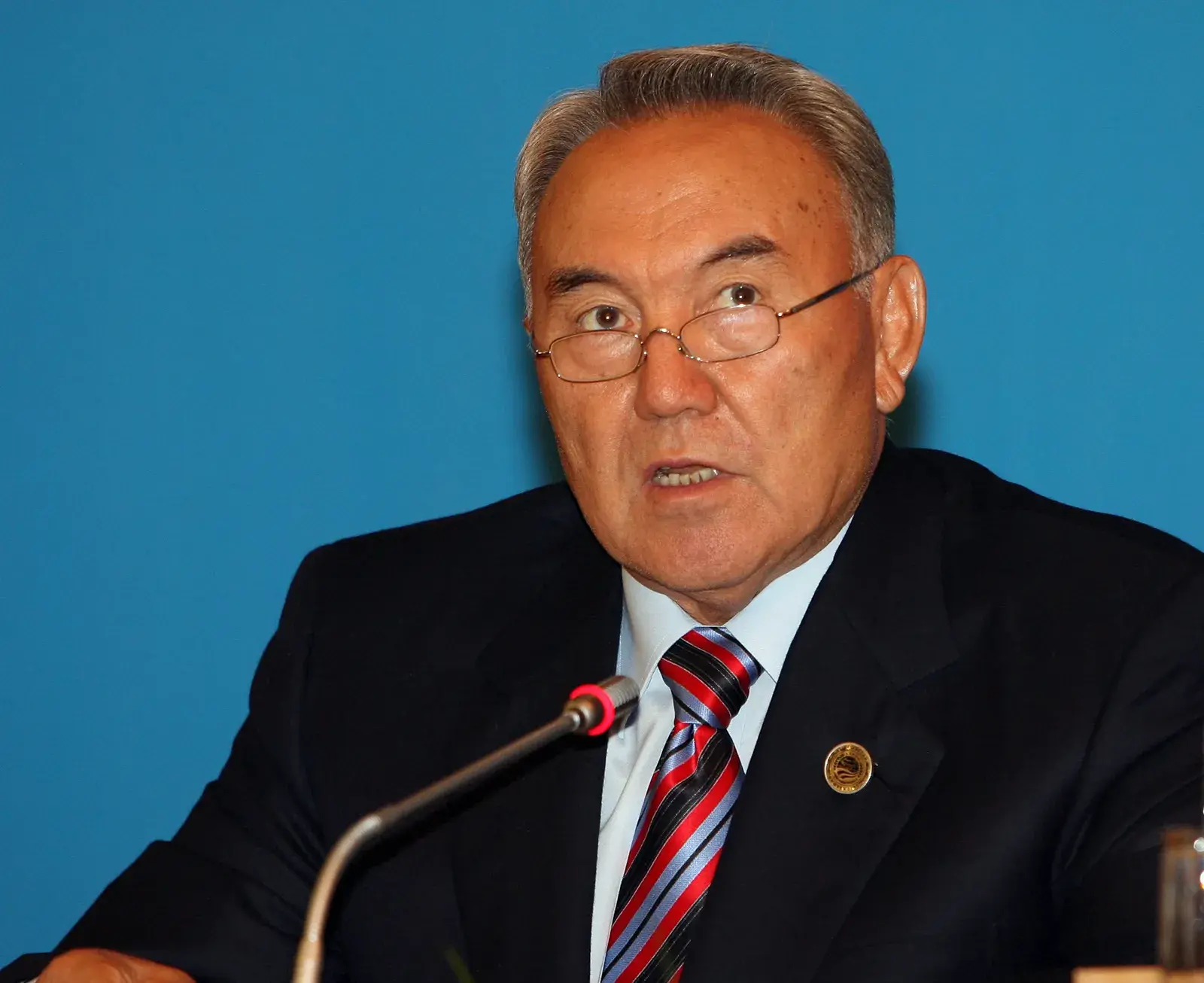 Nursultan-Nazarbayev-2007.webp