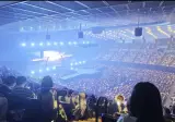 최근 콘서트 직캠용으로 꽤 보이기 시작한 핸드폰