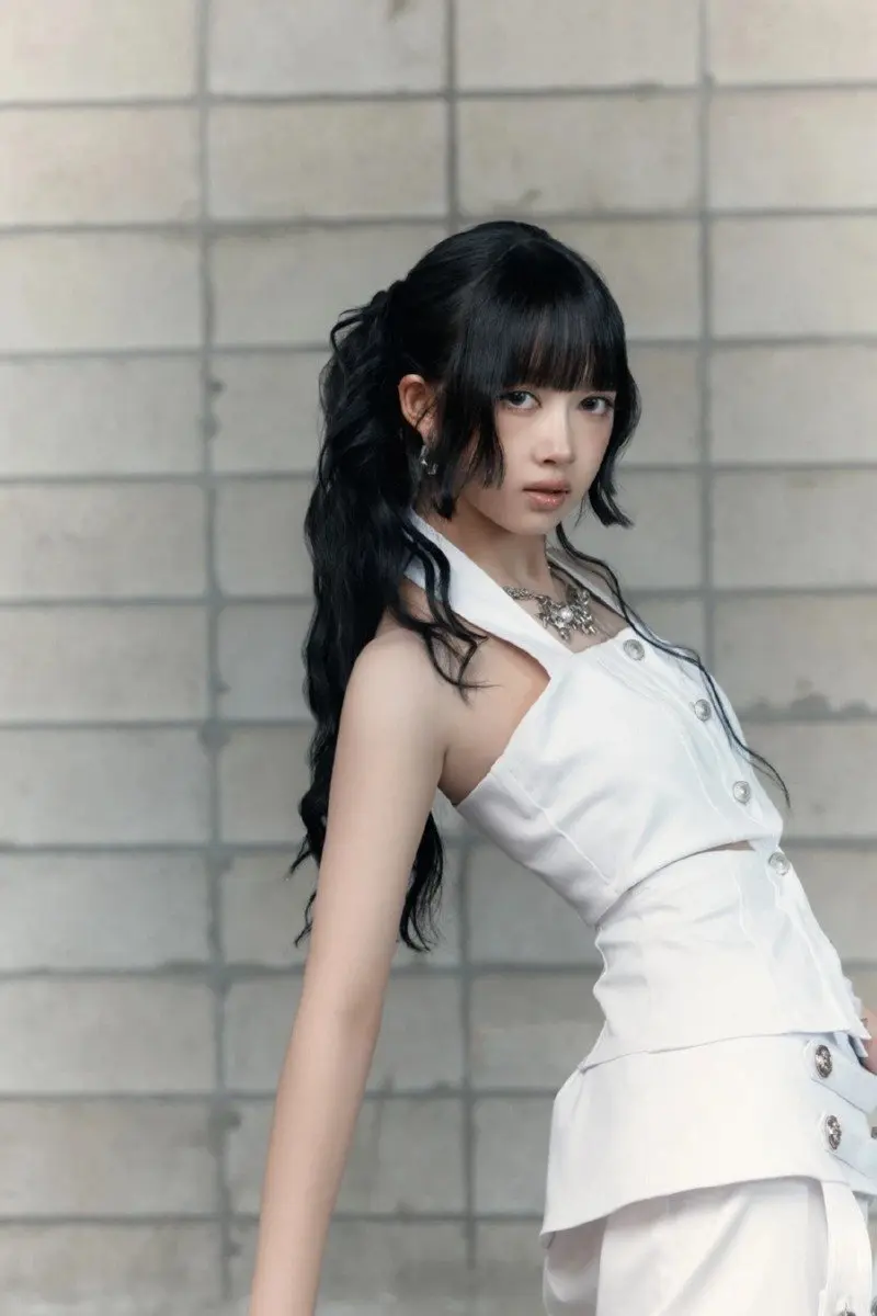 Debut 01-3.jpg
