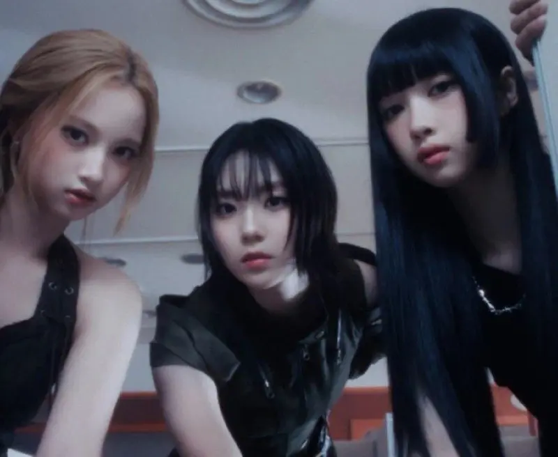 Debut 01-4.jpg