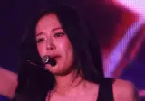 아이브 안유진 삐져나온