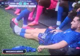 프랑스 폭동각 역으로 날카롭다