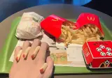 여자친구랑 맥도날드에서 데이트하고 옴