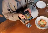"키오스크 겨우 배웠더니 이제 QR 코드로 주문하라고?"