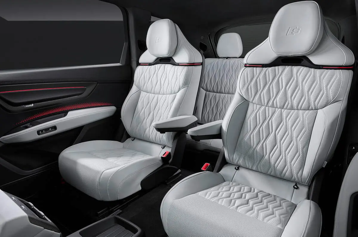audi-q9-2026-013.jpg