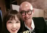 홍석천과 같이 사진 찍은 박은빈
