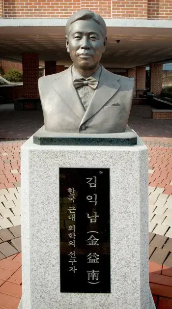 l_2014032201002927800264992.jpg 현재 논란인 안상호와 정반대였던 조선인 의사