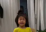엄마만 맛있는거 먹는다고 우는 아이.jpg