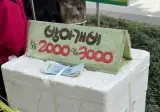 "이런 시장 바닥에서 뭐 살게 있다고..."