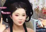 생각보다 진짜 화려한 왕홍 메이크업.jpg