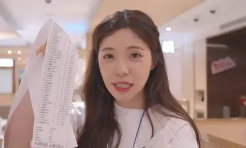 ▲ 이다혜(사진)는 팬들에게 감사의 마음을 전하기 위해 200명에게 식사를 대접했고, 이후 공개된 영수증에 따르면 총 비용은 28만 8천 원이었다. (사진/유튜브@이다혜리대혜)