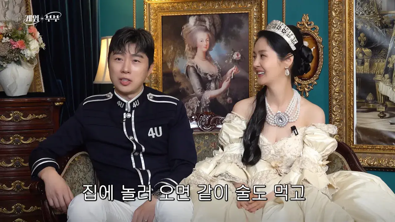 “정상적인 가족 아냐“ 도파민에 미친 부부 (김가연, 임요환, 홍진호, 페이커, 예비사위) 23-7 screenshot.png 예비 사위와 나이차이가 6살밖에 안난다는 임요환 ㄷㄷㄷ