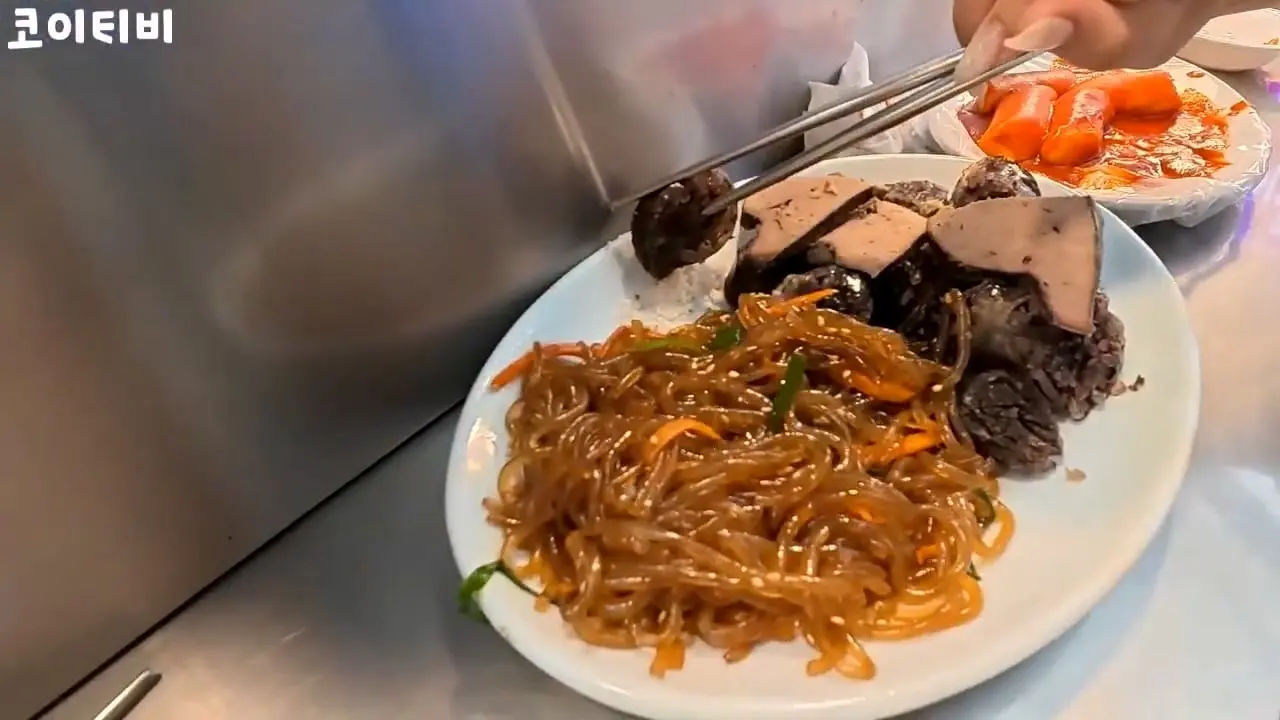 한국 자랑하러 광장시장 데려갔다가 창피했습니다… 바가지 아직도 심하네요_20260822_225347.440.jpg