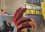 아이언맨 건틀렛으로 마시멜로를 구워주는 가게