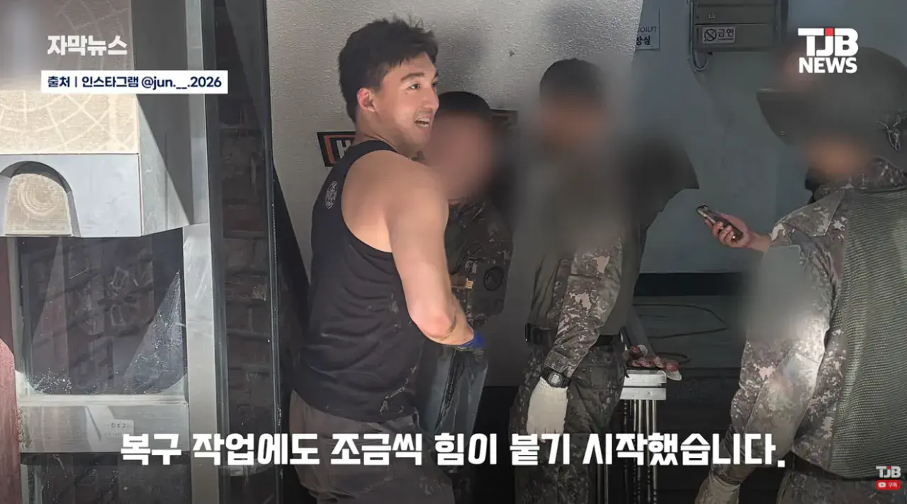 휴가 나오자마자 거제로… 폭우 소식에 달려간 23살 군인 (23).png 휴가 나오자마자 거제로 폭우 소식에 달려간 23살 군인