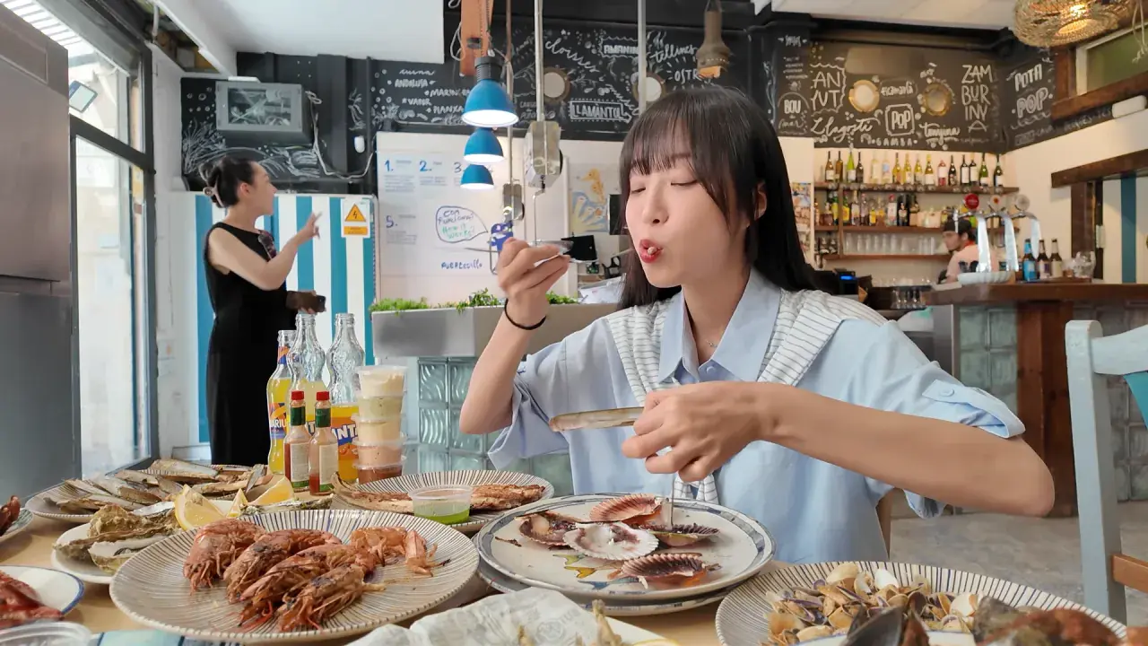 스페인6탄) 해산물 5.5kg 시켰더니 배 터질수도 있대요😂 스페인 해산물 다 털었습니다🔥 7-2 screenshot.png 스페인에서 해산물 5.5kg 먹방한 쯔양 근황 ㄷㄷㄷ